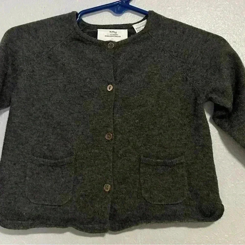 Zara Knitwear Baby Cardigan Gray Button Front Pockets 6-9 Months - Picture 2 of 7